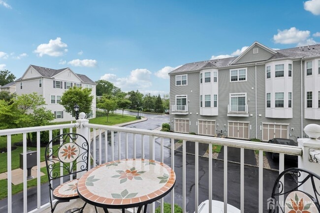Building Photo - 1525 Hudson Cir