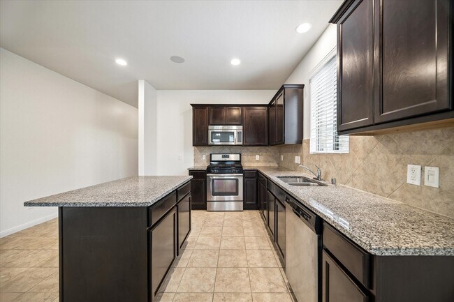 Building Photo - 5810 Banyan Oak Ct