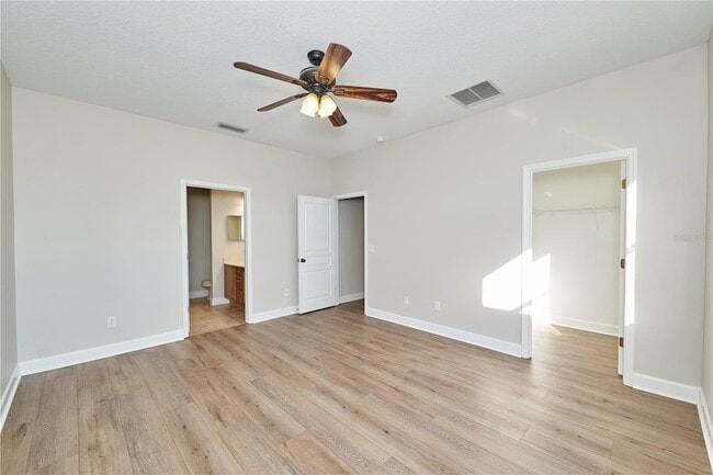 Building Photo - 23903 Sardinia Dr