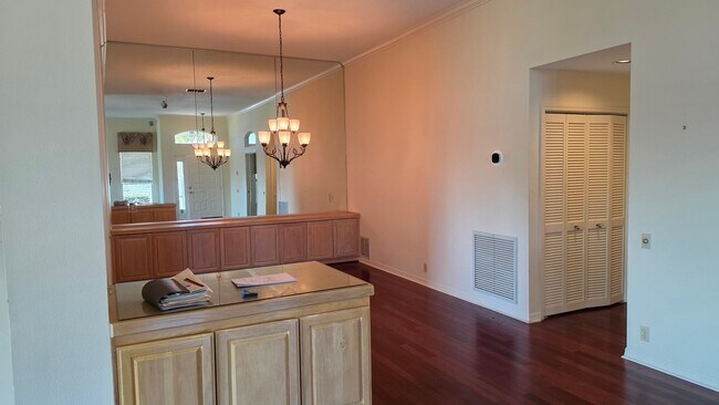 Building Photo - Golf Course Living in a Gated Harbor Hills Country Club – Lady Lake, FL