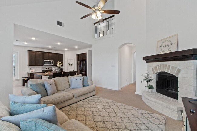 Building Photo - 12335 Summerbrook Dr