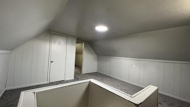 Building Photo - 330 Stafford St