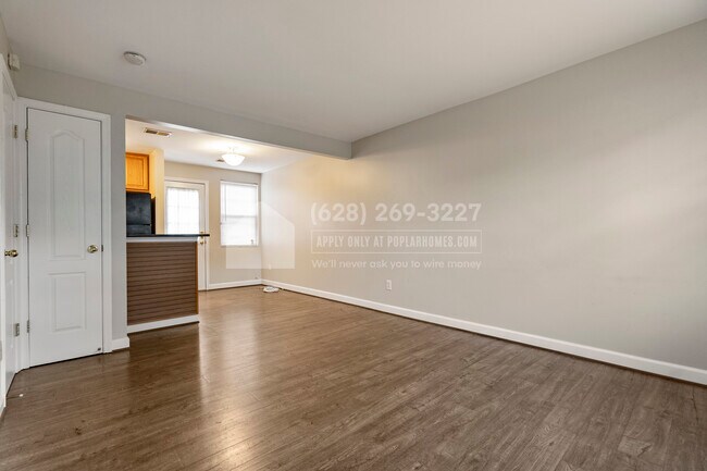 Building Photo - 2614 Kent Village Dr