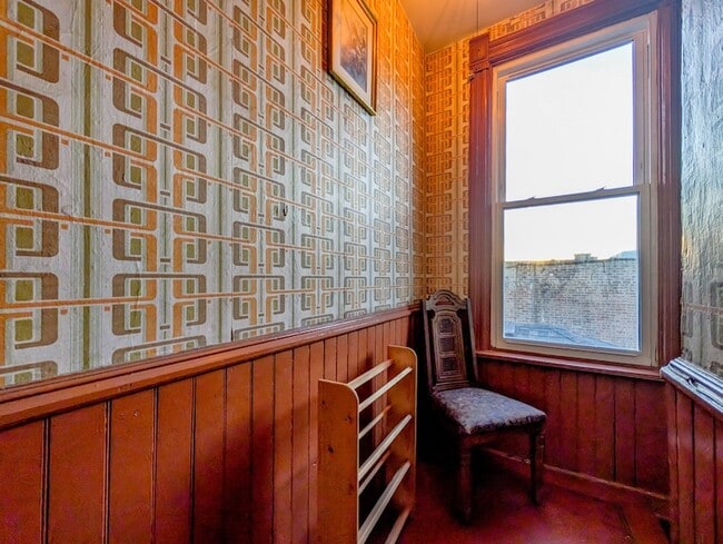 Building Photo - 2025 W Coulter St