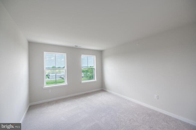 Building Photo - 715 Platinum Dr