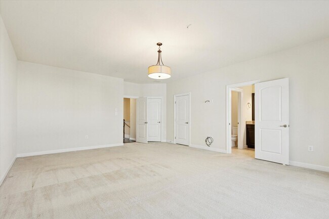 Building Photo - Available Now – Luxury 3 Bedroom, 2.5 Bath...