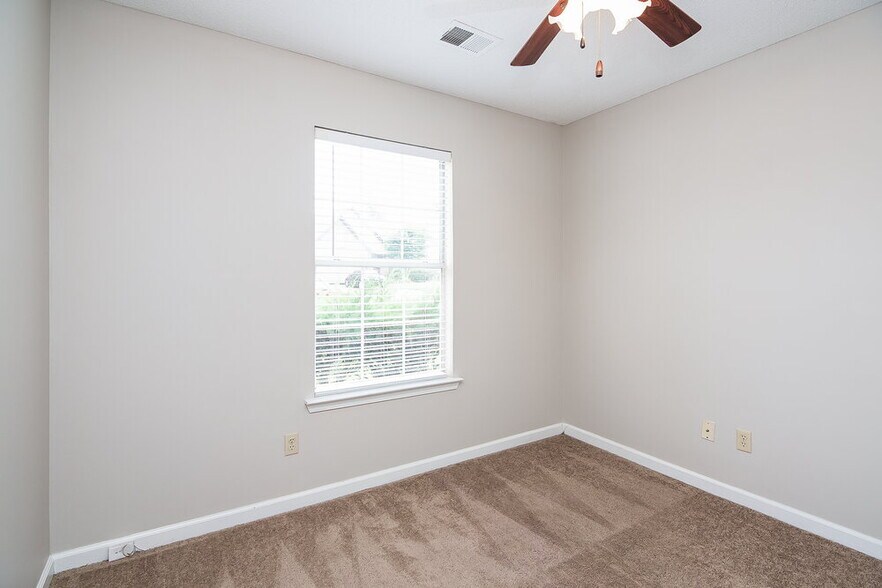 Building Photo - 7117 Puddin Ln
