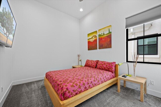 Building Photo - 13673 Artisan Cir