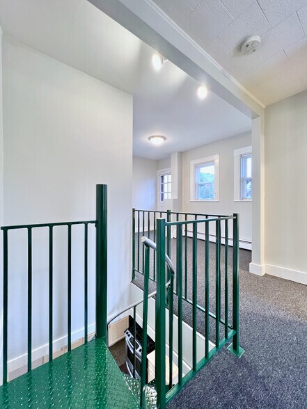 Building Photo - 252 Walden St