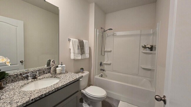 Building Photo - Beautiful 4 Bedroom, 2 bath home is Availa...