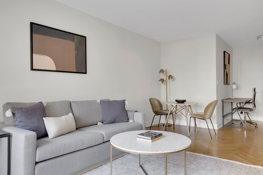 Building Photo - 30 Park Ave