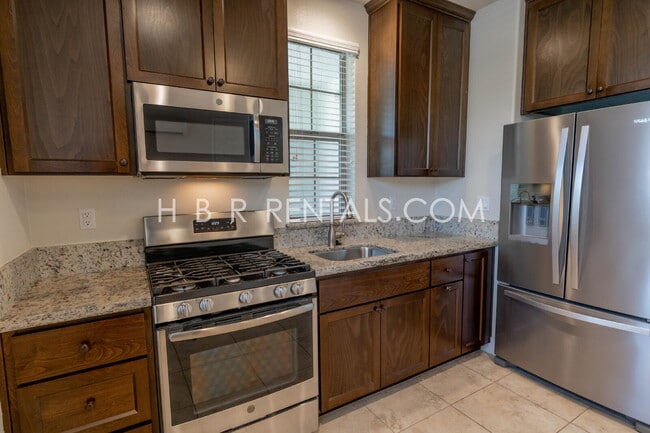 Building Photo - CASITA IN HANSEN VILLAGE - Mountain House MOVE IN READY