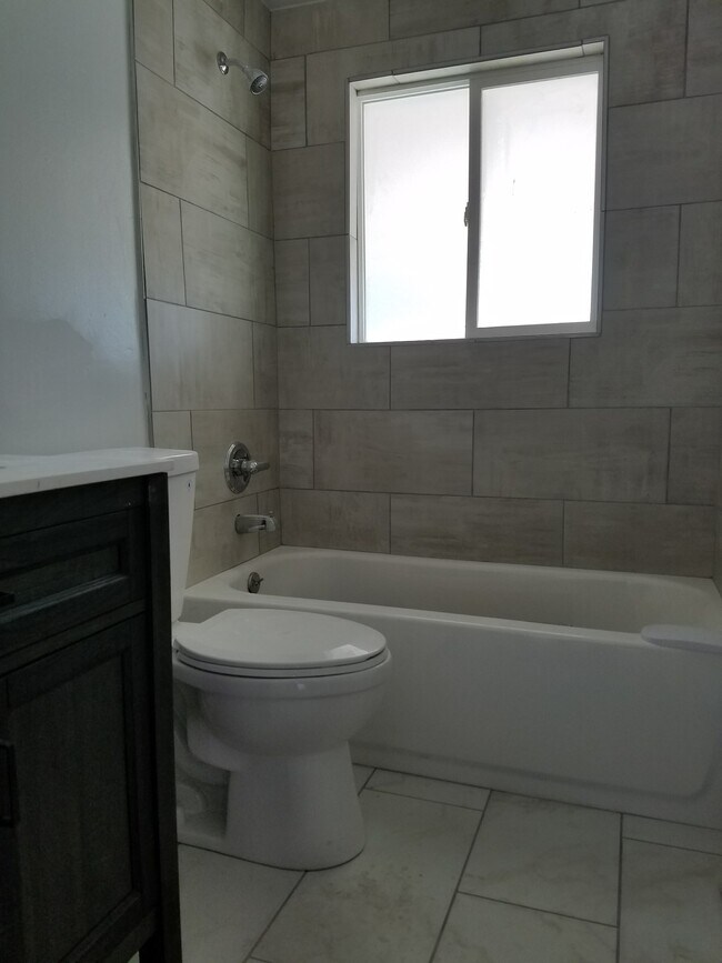 Building Photo - 10341