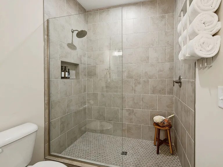 Building Photo - 147 Bess Blvd