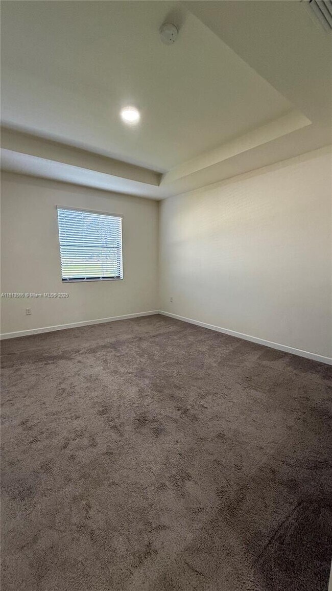 Building Photo - 25301 SW 114th Ct