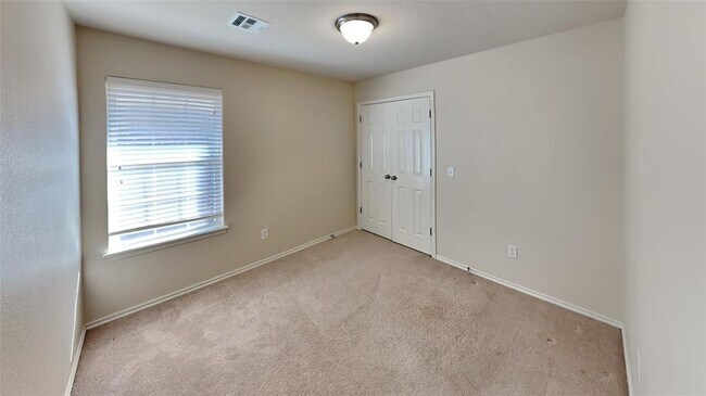 Building Photo - 21886 Pioneer Cir
