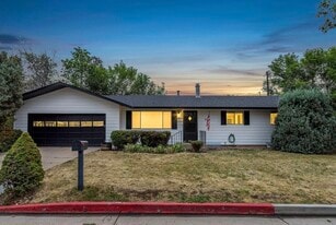 Building Photo - 928 W Lake St