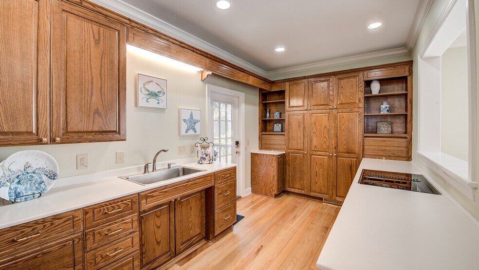 Building Photo - 111 Dune Oaks Dr