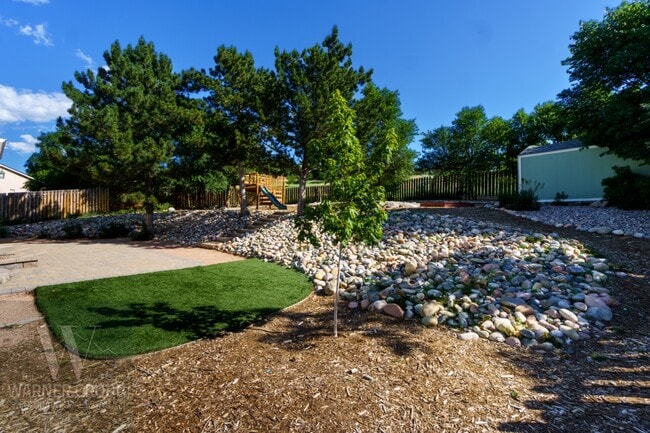 Building Photo - 590 Crosstrail Dr