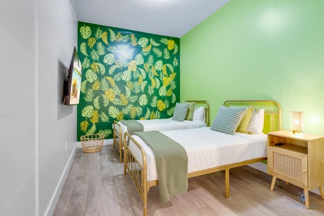 Building Photo - 777 N Ocean Dr