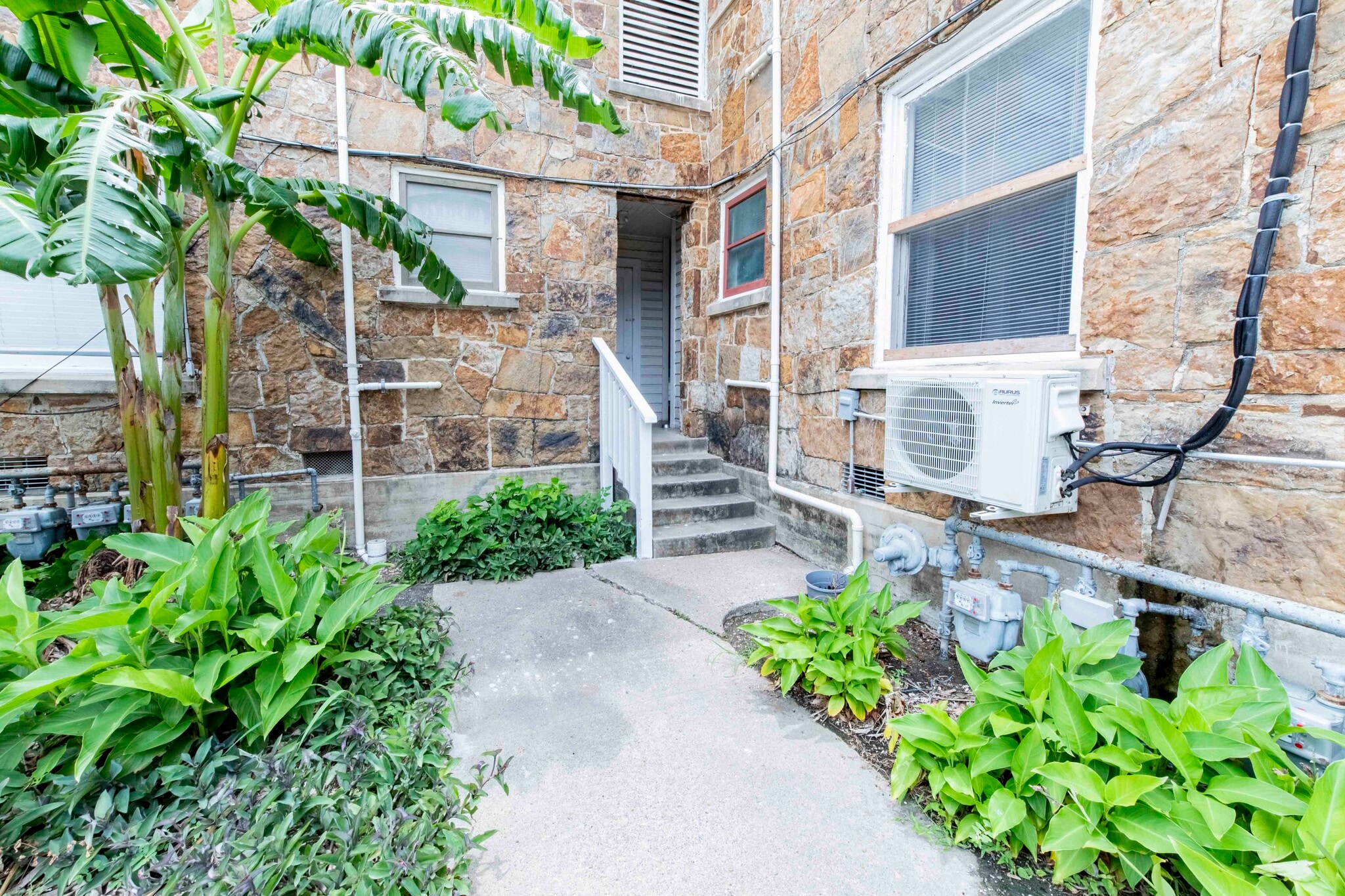 Building Photo - 2702 Swantner St