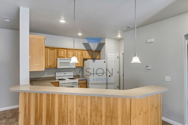 Building Photo - 1077 Canyon Meadow Dr