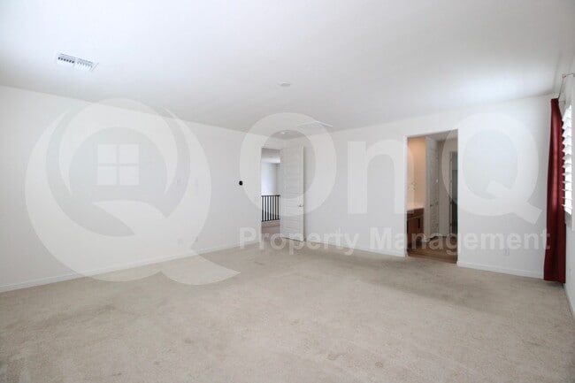 Building Photo - 10207 E Tillman Ave
