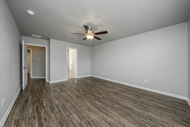 Building Photo - 1362 Kingsgate Dr