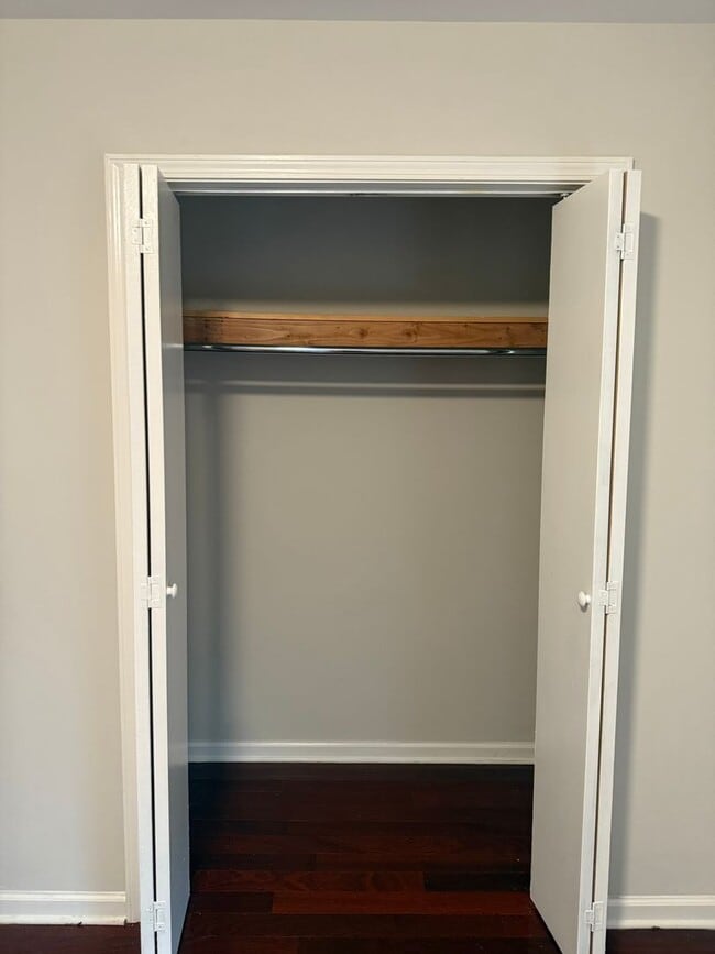 Building Photo - 604 41st Ave N