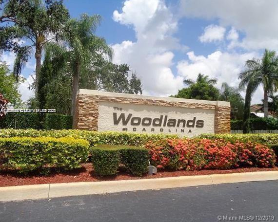 Building Photo - 3013 Woodlands Dr