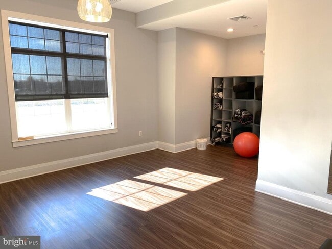 Building Photo - 5333 Palomino Ct