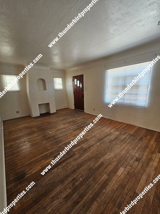 Building Photo - 1622 Coal Ave SE