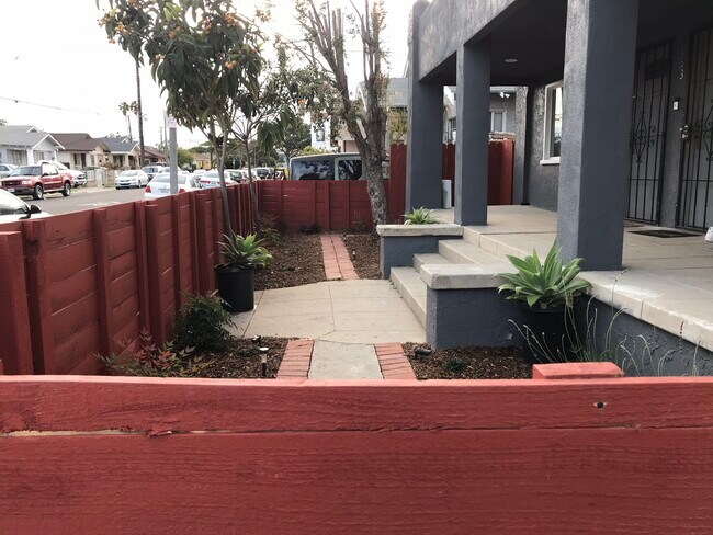 Building Photo - 1155 E 15th St