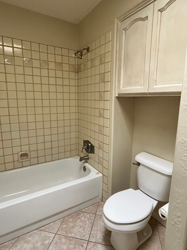 Building Photo - 7955 E Chaparral Rd