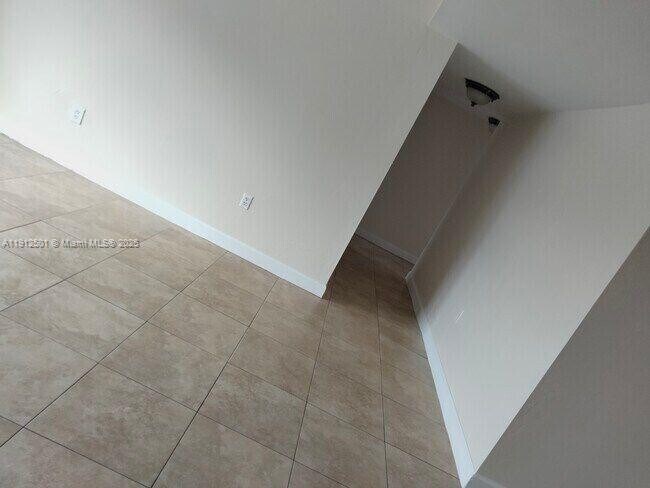 Building Photo - 7230 Fairway Dr