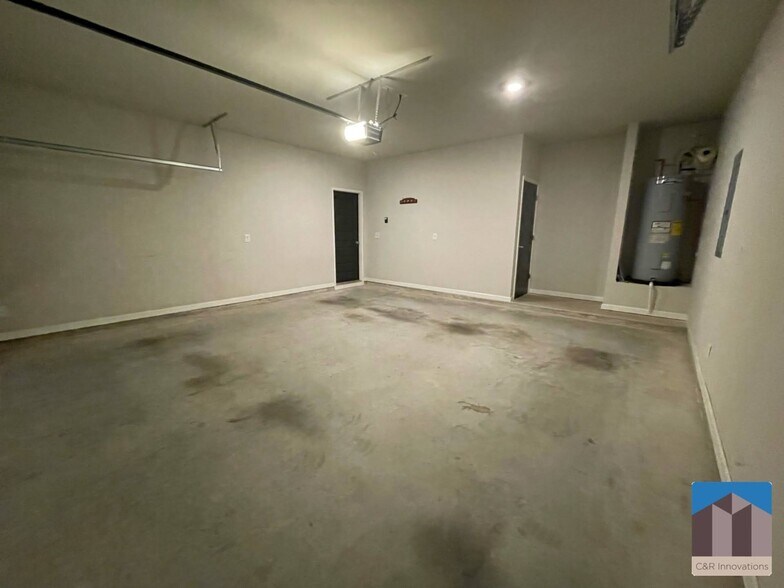 Building Photo - 300 Omnia Ridge Way
