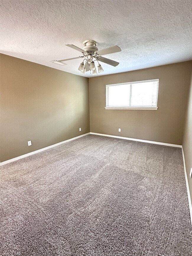 Building Photo - 1766 Maux Dr