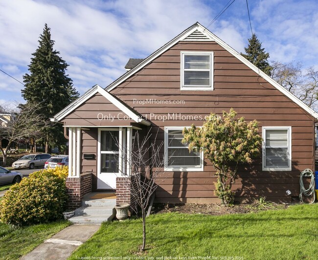 Building Photo - 3031 SE 52nd Ave