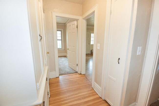 Building Photo - 2334 Augusta St