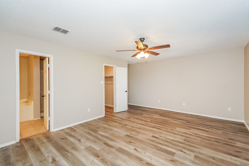 Building Photo - 1808 Lariat Dr