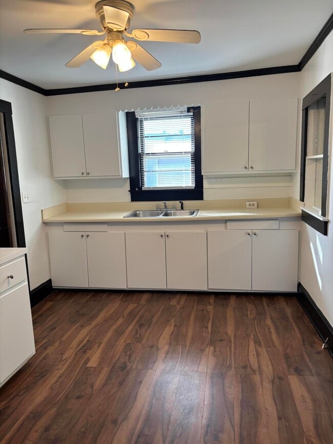 Building Photo - 107 Orange St