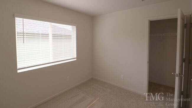 Building Photo - 3BD Home in Ridgefield in a Great Location!  Don't Miss Out!