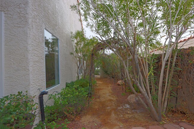Building Photo - Fabulous Summerlin  Home!