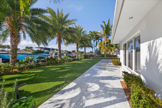 Building Photo - 3109 NE 42nd Ct