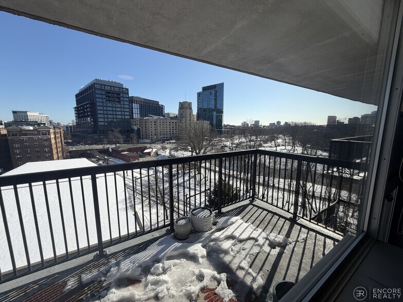 Building Photo - 80 Monmouth St