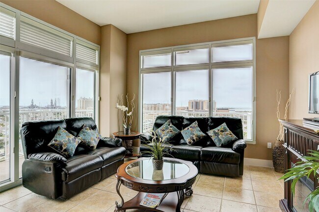 Building Photo - 500 Seawall Blvd