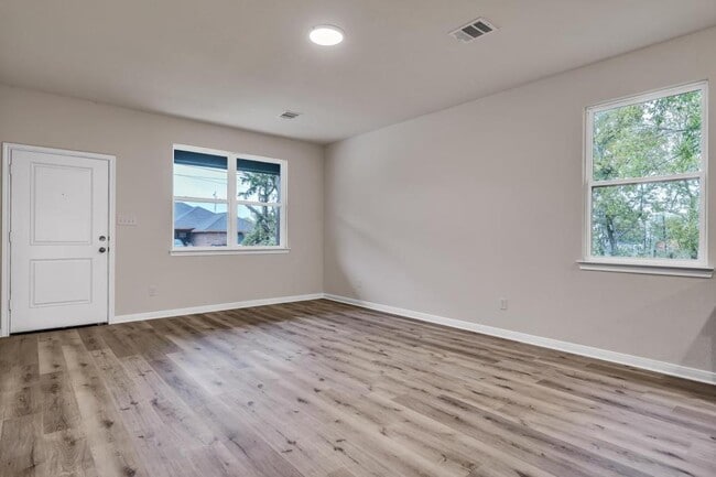 Building Photo - 309 W Martin LutherKing Dr