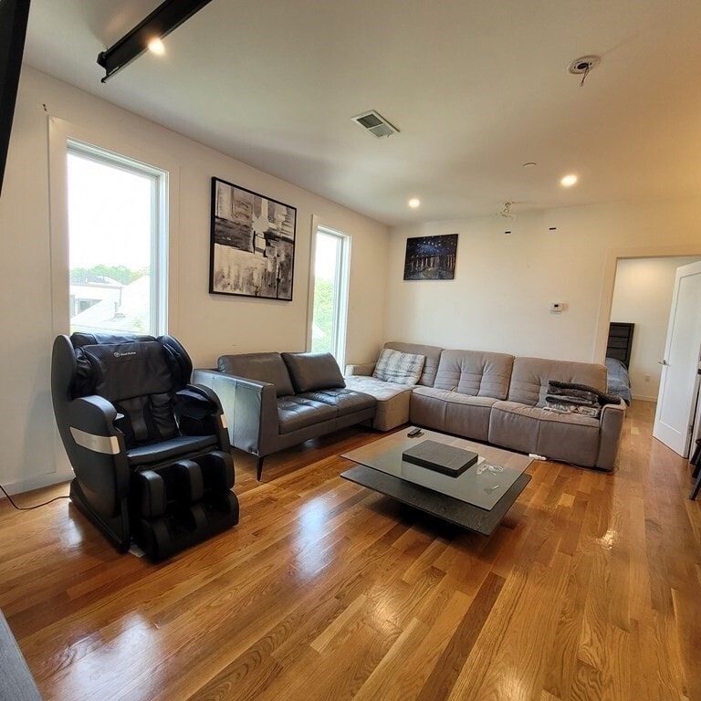 Building Photo - 49 Rogers St