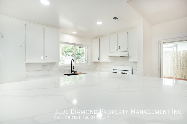 Building Photo - 1441 Peacock Blvd