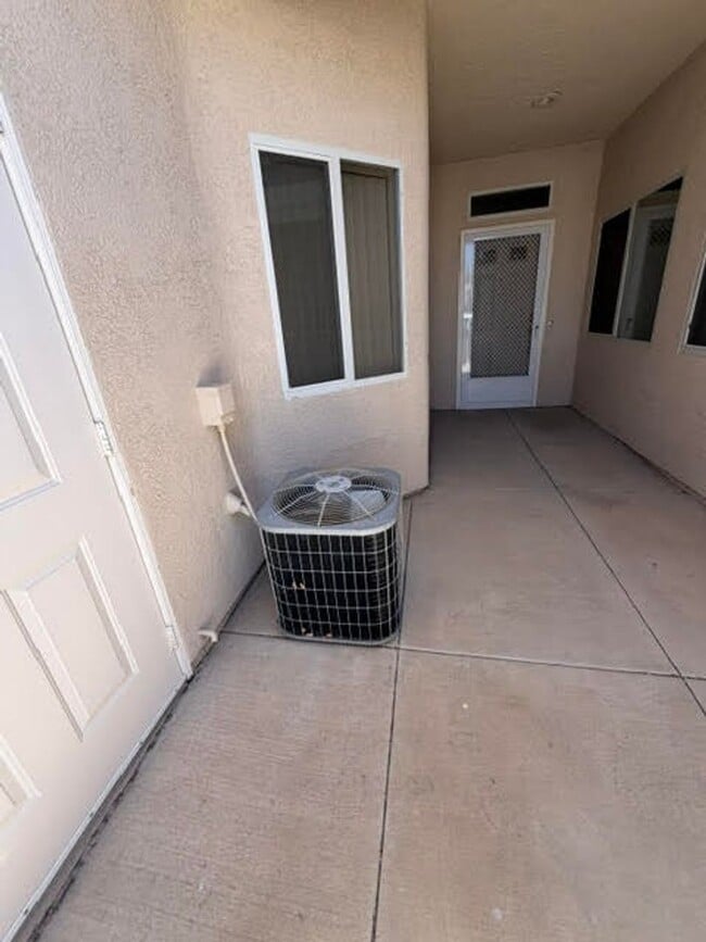Building Photo - 2 bed 2 bath in Quail Ridge